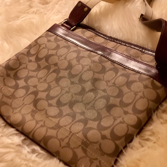 Coach crossbody - Picture 3 of 5